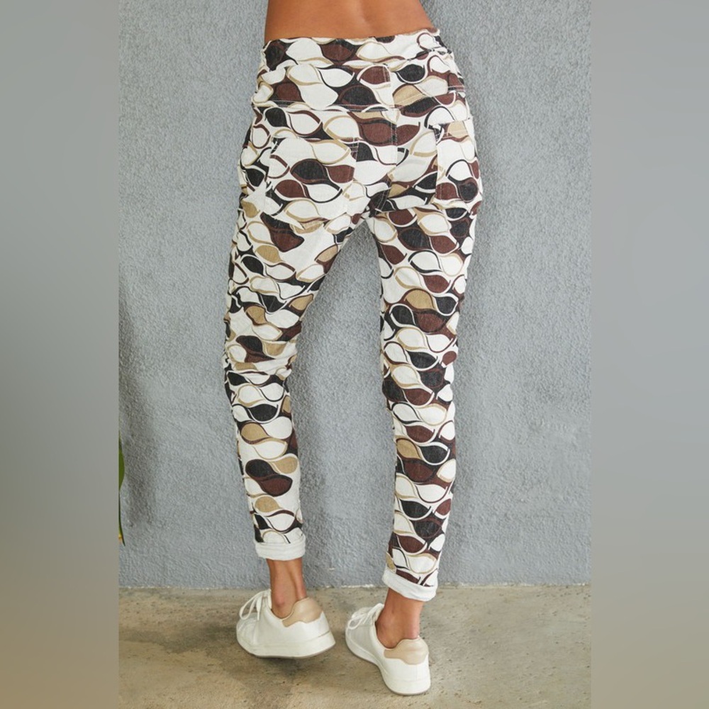 (6175-WAVE-CRM) WAVE PATTERN CORDUROY CRINKLE JOGGERS - Picture 3 of 4